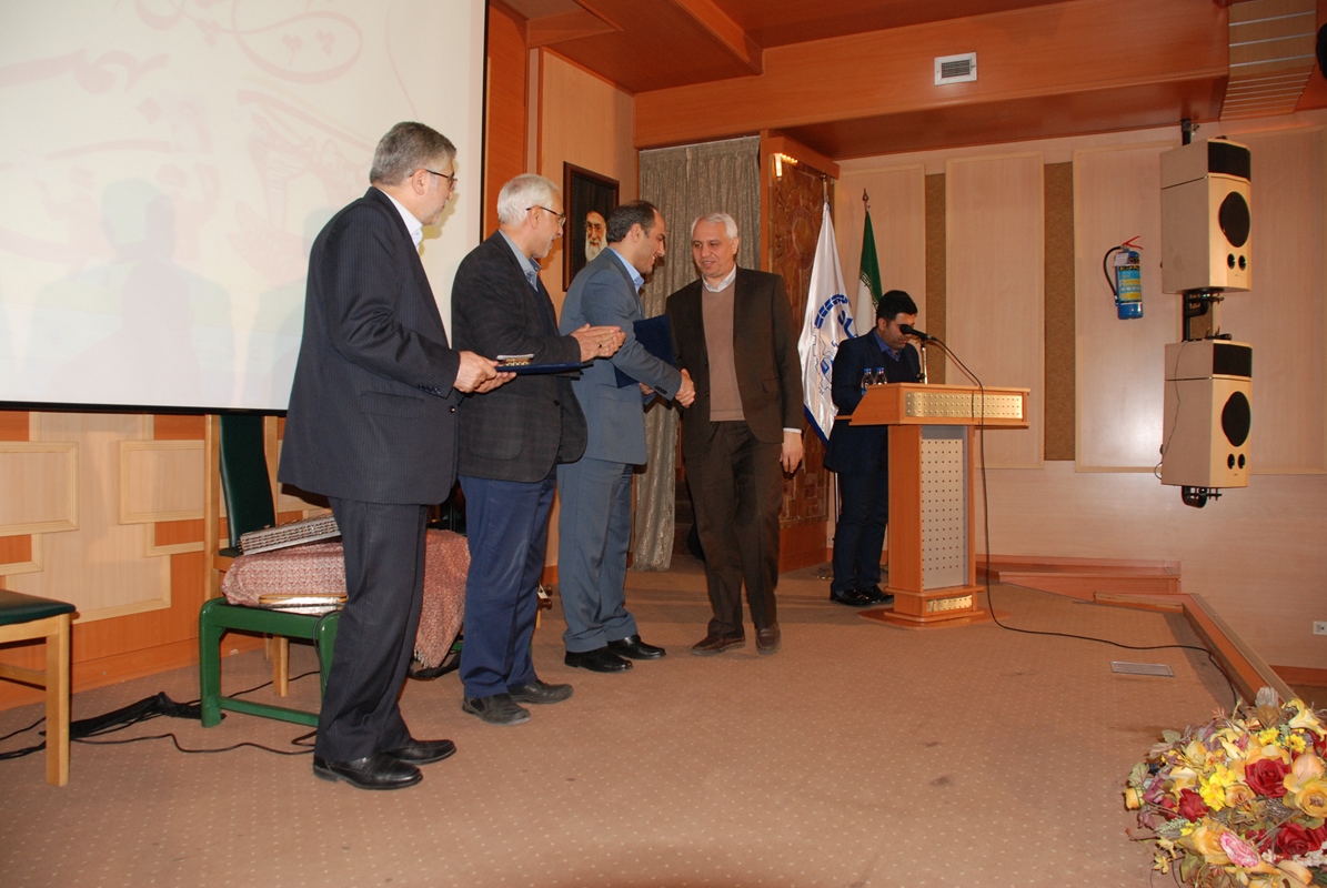 دکتر طیبی در مراسم تکریم رییس پیشین و معارفه سرپرست جهاددانشگاهی صنعتی شریف مطرح کرد: جهاددانشگاهی بنیانگذار دفاع دانش بنیان در کشور 3 دکتر طیبی در مراسم تکریم رییس پیشین و معارفه سرپرست جهاددانشگاهی صنعتی شریف مطرح کرد: جهاددانشگاهی بنیانگذار دفاع دانش بنیان در کشور