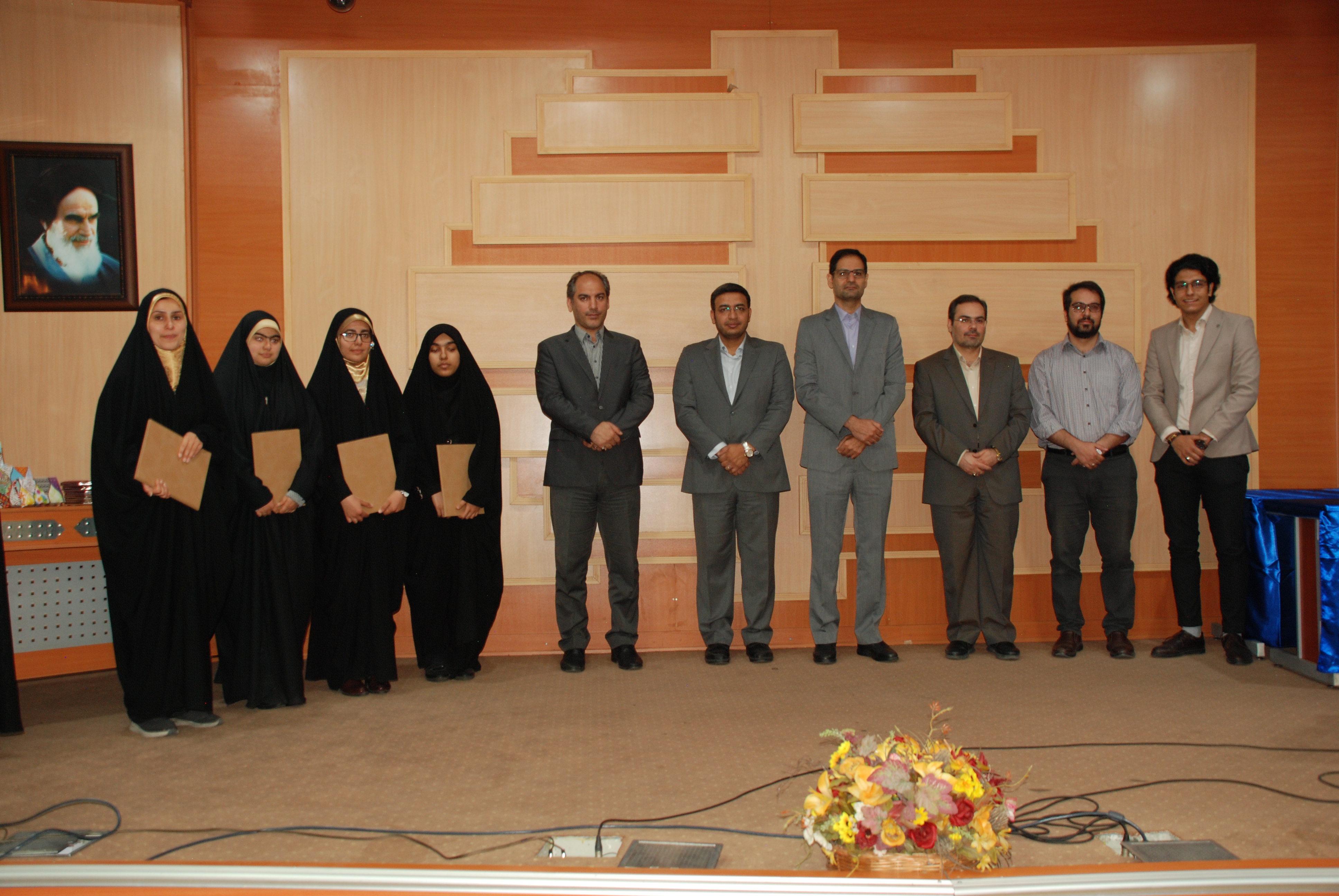 به همت معاونت فرهنگی سازمان جهاد دانشگاهی صنعتی شریف برگزار شد:مرحله نهایی هشتمین دوره مسابقات ملی مناظره دانشجویان ایران در دانشگاه صنعتی شریف