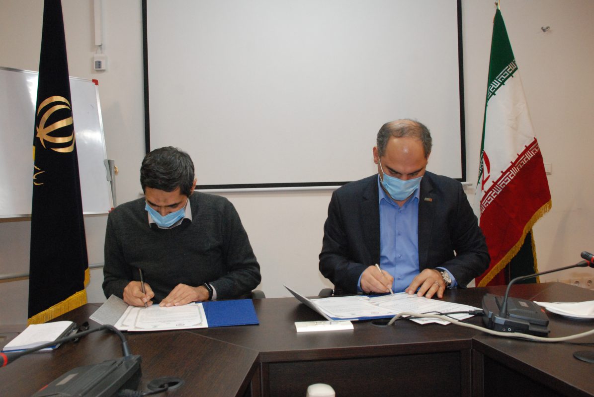 امضای تفاهمنامه همكاری مشترك ميان معاونت علمی و فناوری رياست جمهوری و سازمان جهاد دانشگاهی صنعتی شريف در حوزه حمل و نقل