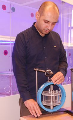 سوابق و تجربیات 2 سوابق و تجربیات