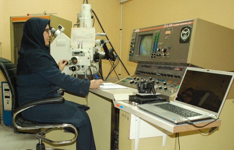 آزمایشگاه متالورژی 1 آزمایشگاه متالورژی