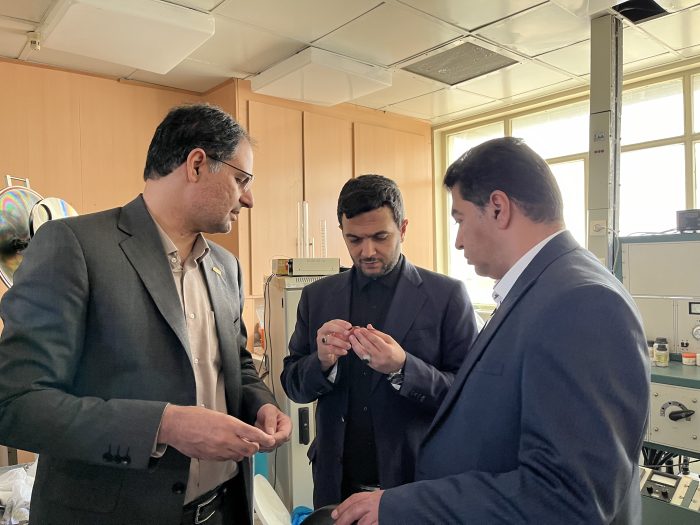 بازدید معاون صنایع پیشرفته سازمان گسترش و نوسازی صنایع ایران از سازمان جهاددانشگاهی صنعتی شریف 7 بازدید معاون صنایع پیشرفته سازمان گسترش و نوسازی صنایع ایران از سازمان جهاددانشگاهی صنعتی شریف