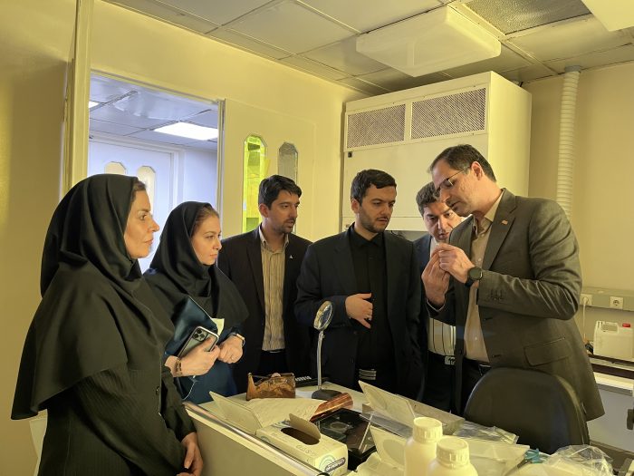 بازدید معاون صنایع پیشرفته سازمان گسترش و نوسازی صنایع ایران از سازمان جهاددانشگاهی صنعتی شریف 9 بازدید معاون صنایع پیشرفته سازمان گسترش و نوسازی صنایع ایران از سازمان جهاددانشگاهی صنعتی شریف